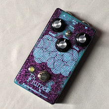 Load image into Gallery viewer, Plumes EarthQauker Day 2025 Colorway