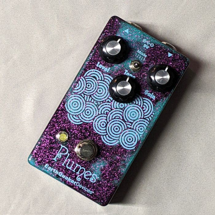 Plumes EarthQauker Day 2025 Colorway