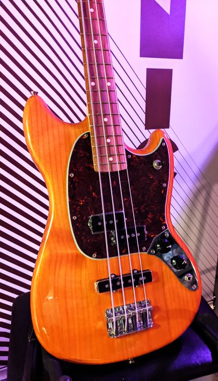 Player Mustang Bass